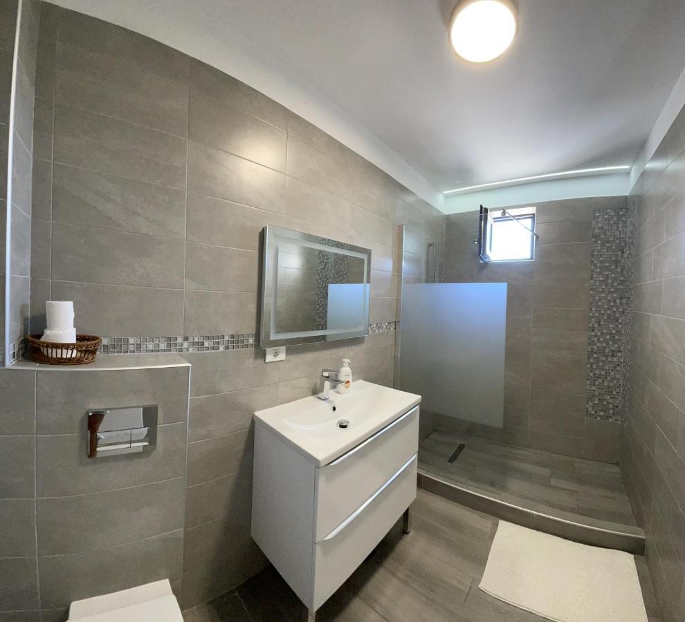 Ls Lake Apartment Mamaia Nord Нэводари Экстерьер фото